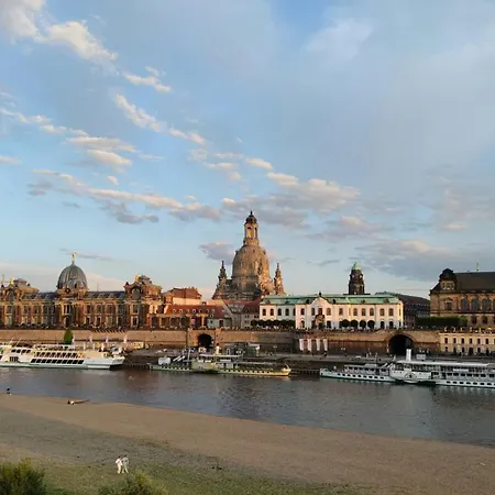 Uptown Im Herzen Der Dresdner Neustadt - Stilvoll, Zentral, Anbindung Lägenhet