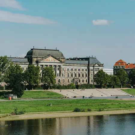 Uptown Im Herzen Der Dresdner Neustadt - Stilvoll, Zentral, Gute Anbindung