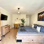 Apartment Uptown Im Herzen Der Dresdner Neustadt - Stilvoll, Zentral, Anbindung